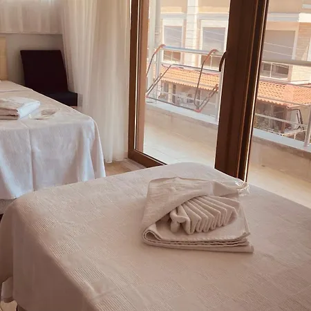 Teras Hotel *