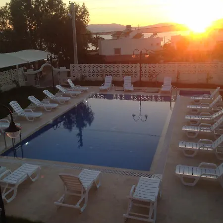 Teras Hotel *